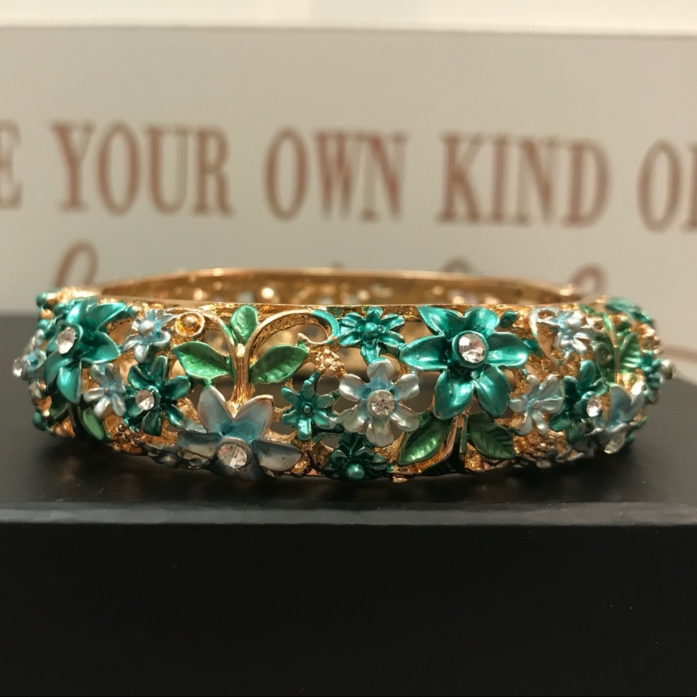 Beautifully blue Bracelet